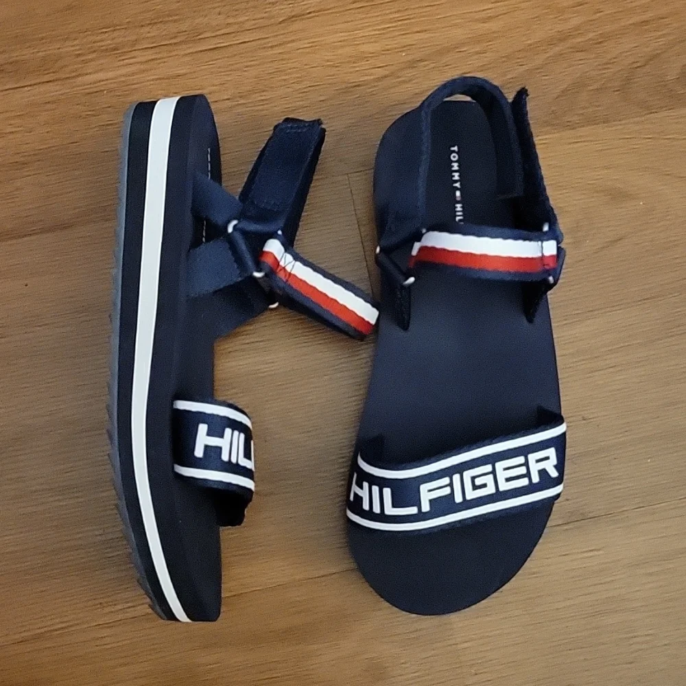 Tommy Hilfiger red white blue sandals velcro strap rubber grip sole girl 4M EUC…